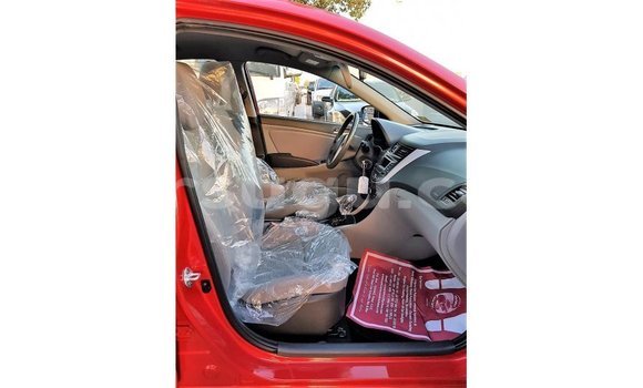 Sayi Imported Hyundai Accent Red Mota in Import - Dubai a Burkina Faso Sayi Imported Hyundai Accent Red Mota in Import - Dubai a Burkina Faso