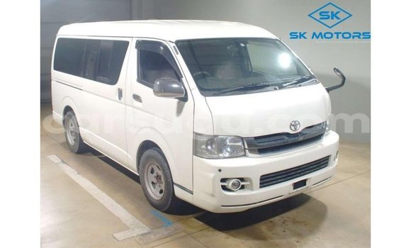 Acheter Import Voiture Toyota Hiace Blanc à Import - Dubai, Burkina-Faso