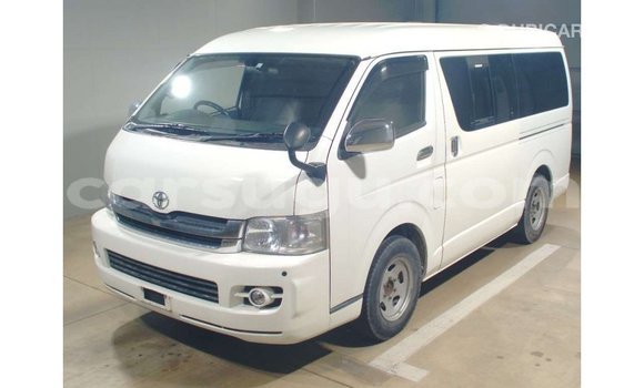 Sayi Imported Toyota Hiace White Mota in Import - Dubai a Burkina Faso Sayi Imported Toyota Hiace White Mota in Import - Dubai a Burkina Faso
