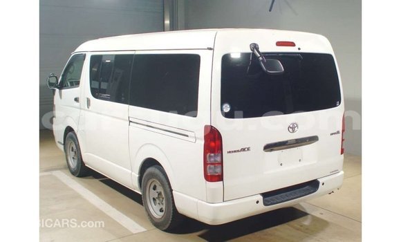 Sayi Imported Toyota Hiace White Mota in Import - Dubai a Burkina Faso Sayi Imported Toyota Hiace White Mota in Import - Dubai a Burkina Faso