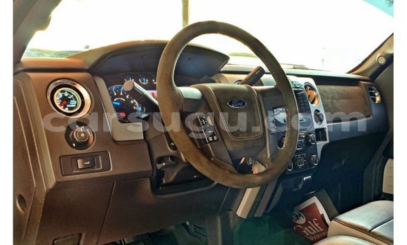 Acheter Import Utilitaire Ford AEV AMBULANCE Rouge à Import - Dubai, Burkina-Faso Acheter Import Utilitaire Ford AEV AMBULANCE Rouge à Import - Dubai, Burkina-Faso