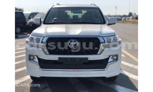 Sayi Imported Toyota Land Cruiser White Mota in Import - Dubai a Burkina Faso Sayi Imported Toyota Land Cruiser White Mota in Import - Dubai a Burkina Faso