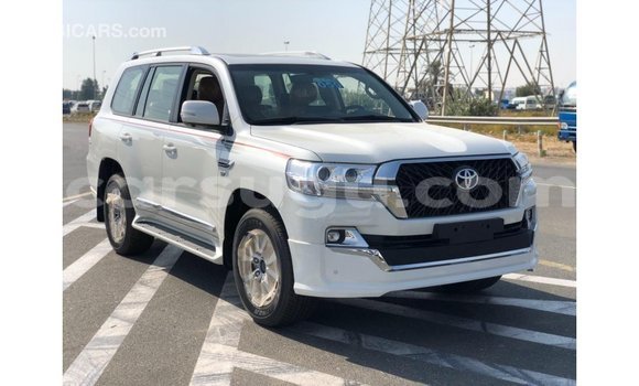Sayi Imported Toyota Land Cruiser White Mota in Import - Dubai a Burkina Faso Sayi Imported Toyota Land Cruiser White Mota in Import - Dubai a Burkina Faso