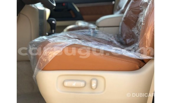 Sayi Imported Toyota Land Cruiser White Mota in Import - Dubai a Burkina Faso Sayi Imported Toyota Land Cruiser White Mota in Import - Dubai a Burkina Faso