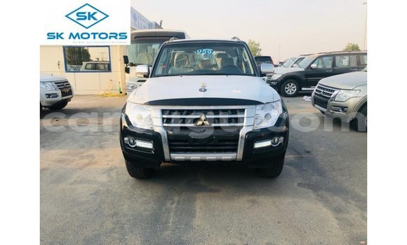 Acheter Import Voiture Mitsubishi Pajero Noir à Import - Dubai, Burkina-Faso