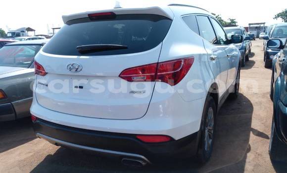 Acheter Occasion Voiture Hyundai Santa Fe Blanc à Ouagadougou, Burkina-Faso Acheter Occasion Voiture Hyundai Santa Fe Blanc à Ouagadougou, Burkina-Faso