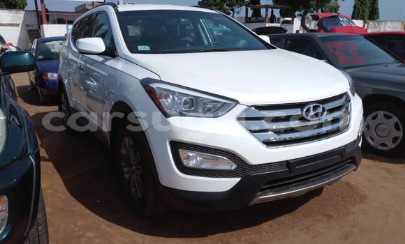 Acheter Occasion Voiture Hyundai Santa Fe Blanc à Ouagadougou, Burkina-Faso Acheter Occasion Voiture Hyundai Santa Fe Blanc à Ouagadougou, Burkina-Faso