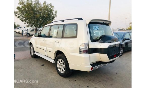 Sayi Imported Mitsubishi Pajero White Mota in Import - Dubai a Burkina Faso Sayi Imported Mitsubishi Pajero White Mota in Import - Dubai a Burkina Faso