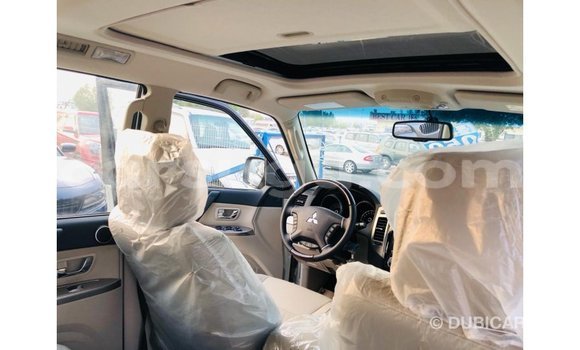 Sayi Imported Mitsubishi Pajero White Mota in Import - Dubai a Burkina Faso Sayi Imported Mitsubishi Pajero White Mota in Import - Dubai a Burkina Faso