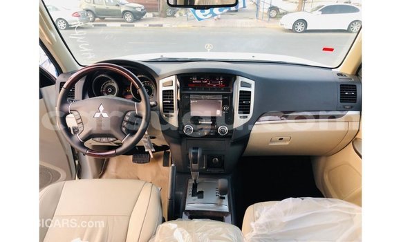 Sayi Imported Mitsubishi Pajero White Mota in Import - Dubai a Burkina Faso Sayi Imported Mitsubishi Pajero White Mota in Import - Dubai a Burkina Faso