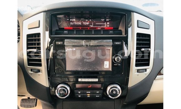 Sayi Imported Mitsubishi Pajero White Mota in Import - Dubai a Burkina Faso Sayi Imported Mitsubishi Pajero White Mota in Import - Dubai a Burkina Faso