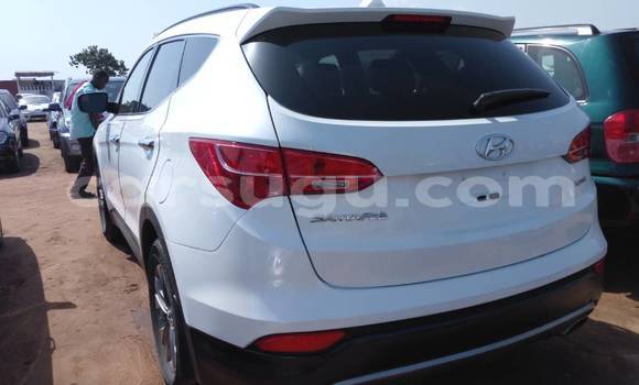 Acheter Occasion Voiture Hyundai Santa Fe Blanc à Ouagadougou, Burkina-Faso Acheter Occasion Voiture Hyundai Santa Fe Blanc à Ouagadougou, Burkina-Faso