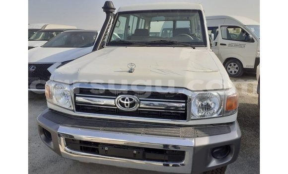 Acheter Import Voiture Toyota Land Cruiser Blanc à Import - Dubai, Burkina-Faso Acheter Import Voiture Toyota Land Cruiser Blanc à Import - Dubai, Burkina-Faso