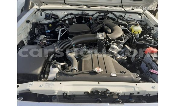 Acheter Import Voiture Toyota Land Cruiser Blanc à Import - Dubai, Burkina-Faso Acheter Import Voiture Toyota Land Cruiser Blanc à Import - Dubai, Burkina-Faso