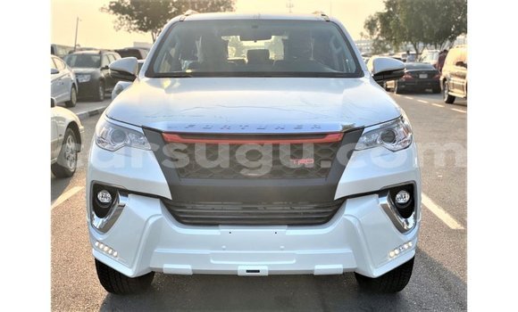 Acheter Import Voiture Toyota Fortuner Blanc à Import - Dubai, Burkina-Faso Acheter Import Voiture Toyota Fortuner Blanc à Import - Dubai, Burkina-Faso