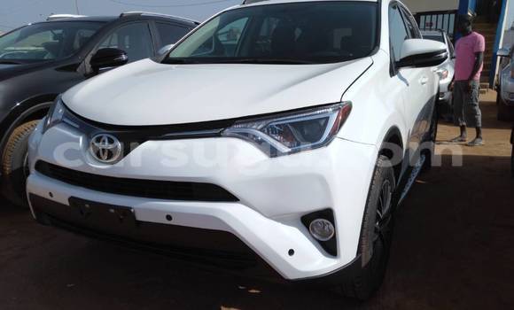 Acheter Occasion Voiture Toyota RAV4 Blanc à Ouagadougou, Burkina-Faso Acheter Occasion Voiture Toyota RAV4 Blanc à Ouagadougou, Burkina-Faso