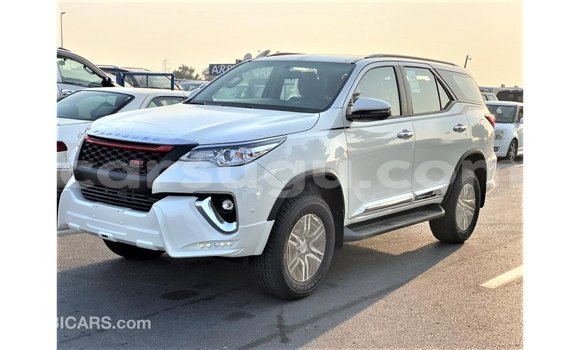 Acheter Import Voiture Toyota Fortuner Blanc à Import - Dubai, Burkina-Faso Acheter Import Voiture Toyota Fortuner Blanc à Import - Dubai, Burkina-Faso