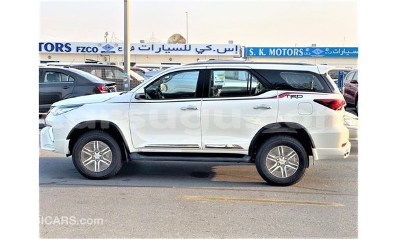 Acheter Import Voiture Toyota Fortuner Blanc à Import - Dubai, Burkina-Faso Acheter Import Voiture Toyota Fortuner Blanc à Import - Dubai, Burkina-Faso