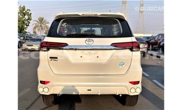 Acheter Import Voiture Toyota Fortuner Blanc à Import - Dubai, Burkina-Faso Acheter Import Voiture Toyota Fortuner Blanc à Import - Dubai, Burkina-Faso