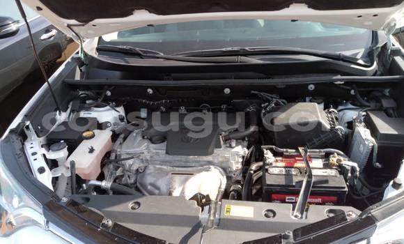 Acheter Occasion Voiture Toyota RAV4 Blanc à Ouagadougou, Burkina-Faso Acheter Occasion Voiture Toyota RAV4 Blanc à Ouagadougou, Burkina-Faso