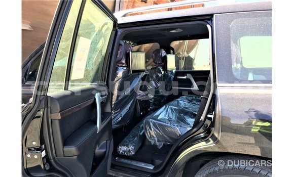 Acheter Import Voiture Toyota Land Cruiser Noir à Import - Dubai, Burkina-Faso Acheter Import Voiture Toyota Land Cruiser Noir à Import - Dubai, Burkina-Faso