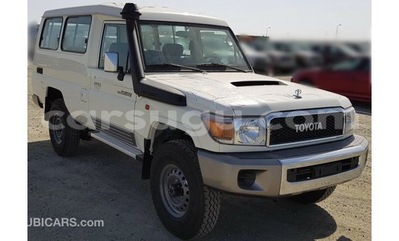 Acheter Import Voiture Toyota Land Cruiser Blanc à Import - Dubai, Burkina-Faso Acheter Import Voiture Toyota Land Cruiser Blanc à Import - Dubai, Burkina-Faso