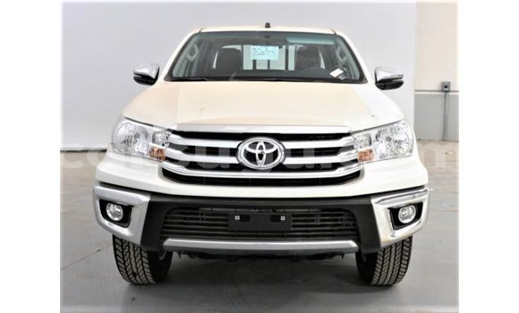 Acheter Import Voiture Toyota Hilux Blanc à Import - Dubai, Burkina-Faso Acheter Import Voiture Toyota Hilux Blanc à Import - Dubai, Burkina-Faso