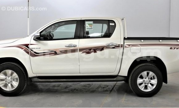 Acheter Import Voiture Toyota Hilux Blanc à Import - Dubai, Burkina-Faso Acheter Import Voiture Toyota Hilux Blanc à Import - Dubai, Burkina-Faso