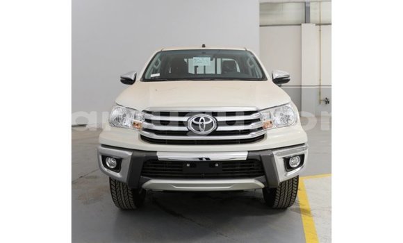 Acheter Import Voiture Toyota Hilux Blanc à Import - Dubai, Burkina-Faso Acheter Import Voiture Toyota Hilux Blanc à Import - Dubai, Burkina-Faso