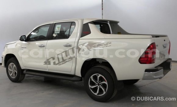 Acheter Import Voiture Toyota Hilux Blanc à Import - Dubai, Burkina-Faso Acheter Import Voiture Toyota Hilux Blanc à Import - Dubai, Burkina-Faso