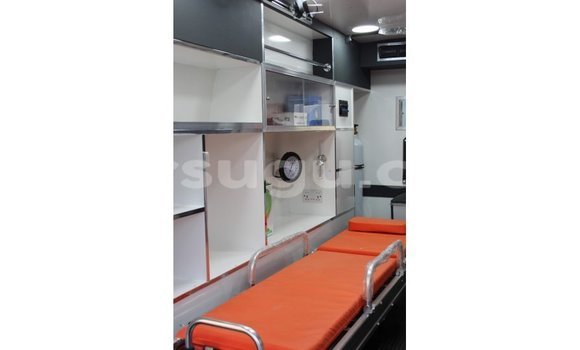 Sayi Imported Toyota Hiace White Mota in Import - Dubai a Burkina Faso Sayi Imported Toyota Hiace White Mota in Import - Dubai a Burkina Faso