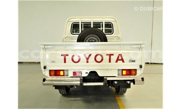 Acheter Import Voiture Toyota Land Cruiser Blanc à Import - Dubai, Burkina-Faso Acheter Import Voiture Toyota Land Cruiser Blanc à Import - Dubai, Burkina-Faso