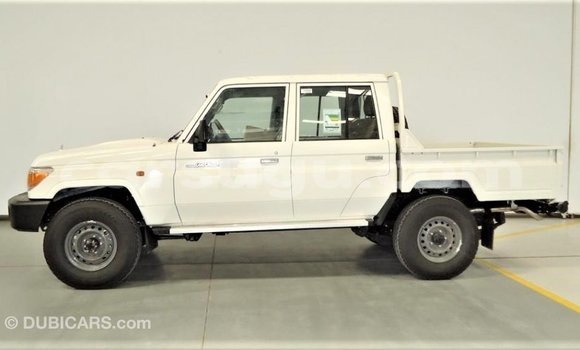 Acheter Import Voiture Toyota Land Cruiser Blanc à Import - Dubai, Burkina-Faso Acheter Import Voiture Toyota Land Cruiser Blanc à Import - Dubai, Burkina-Faso
