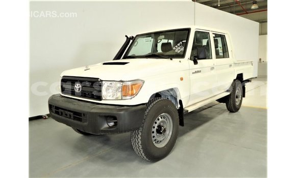 Acheter Import Voiture Toyota Land Cruiser Blanc à Import - Dubai, Burkina-Faso Acheter Import Voiture Toyota Land Cruiser Blanc à Import - Dubai, Burkina-Faso