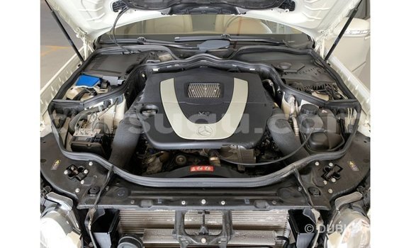 Acheter Import Voiture Mercedes-Benz 200 Blanc à Import - Dubai, Burkina-Faso Acheter Import Voiture Mercedes-Benz 200 Blanc à Import - Dubai, Burkina-Faso