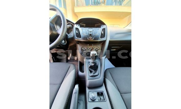 Sayi Imported Ford Focus White Mota in Import - Dubai a Burkina Faso Sayi Imported Ford Focus White Mota in Import - Dubai a Burkina Faso