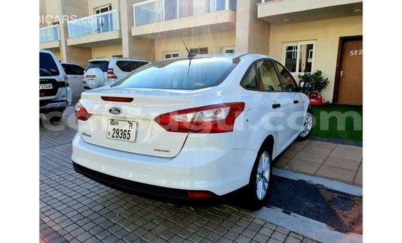 Sayi Imported Ford Focus White Mota in Import - Dubai a Burkina Faso Sayi Imported Ford Focus White Mota in Import - Dubai a Burkina Faso
