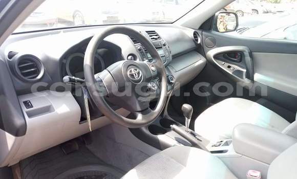 Acheter Neuf Voiture Toyota RAV4 Gris à Ouagadougou, Burkina-Faso Acheter Neuf Voiture Toyota RAV4 Gris à Ouagadougou, Burkina-Faso