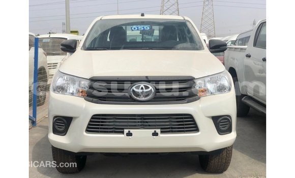 Acheter Import Voiture Toyota Hilux Blanc à Import - Dubai, Burkina-Faso Acheter Import Voiture Toyota Hilux Blanc à Import - Dubai, Burkina-Faso