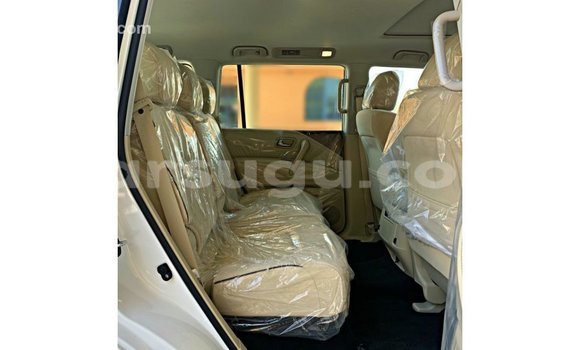 Acheter Import Voiture Nissan Patrol Blanc à Import - Dubai, Burkina-Faso Acheter Import Voiture Nissan Patrol Blanc à Import - Dubai, Burkina-Faso