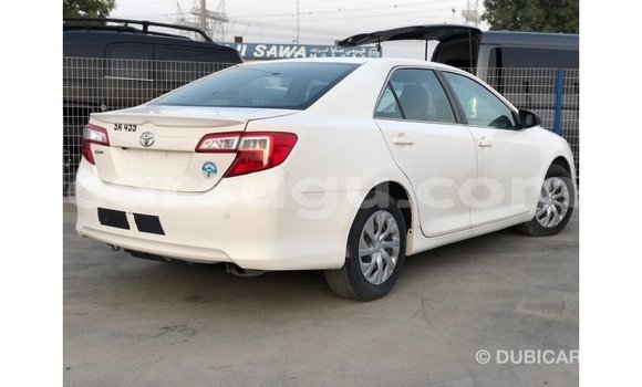Sayi Imported Toyota Camry White Mota in Import - Dubai a Burkina Faso Sayi Imported Toyota Camry White Mota in Import - Dubai a Burkina Faso