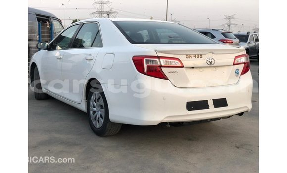 Sayi Imported Toyota Camry White Mota in Import - Dubai a Burkina Faso Sayi Imported Toyota Camry White Mota in Import - Dubai a Burkina Faso