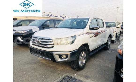 Acheter Import Voiture Toyota Hilux Blanc à Import - Dubai, Burkina-Faso