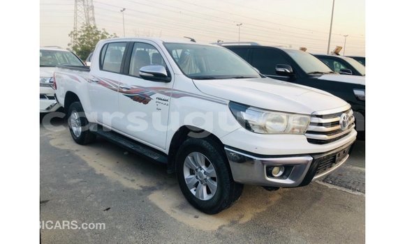 Sayi Imported Toyota Hilux White Mota in Import - Dubai a Burkina Faso Sayi Imported Toyota Hilux White Mota in Import - Dubai a Burkina Faso