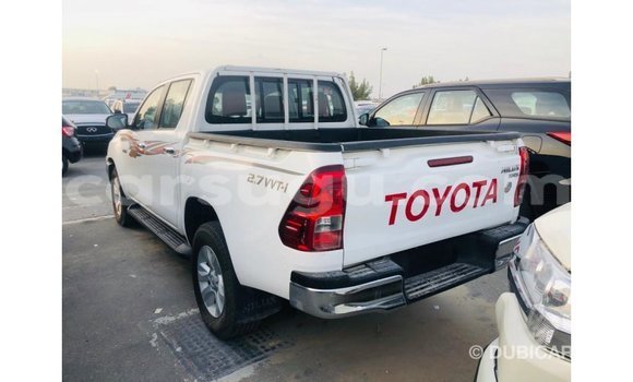Sayi Imported Toyota Hilux White Mota in Import - Dubai a Burkina Faso Sayi Imported Toyota Hilux White Mota in Import - Dubai a Burkina Faso