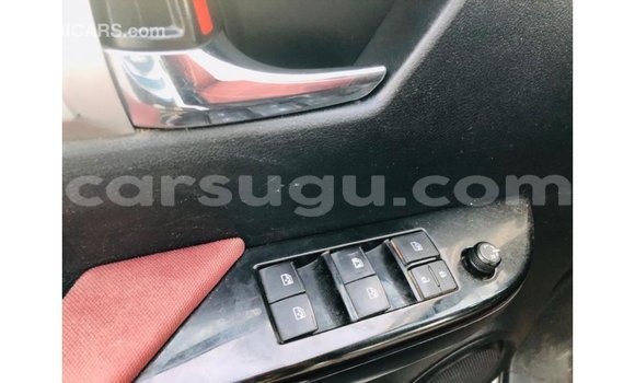 Sayi Imported Toyota Hilux White Mota in Import - Dubai a Burkina Faso Sayi Imported Toyota Hilux White Mota in Import - Dubai a Burkina Faso