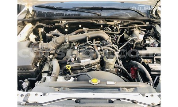 Sayi Imported Toyota Hilux White Mota in Import - Dubai a Burkina Faso Sayi Imported Toyota Hilux White Mota in Import - Dubai a Burkina Faso