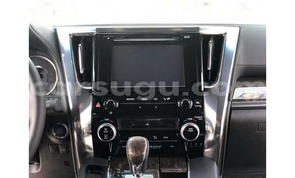 Sayi Imported Toyota Alphard White Mota in Import - Dubai a Burkina Faso Sayi Imported Toyota Alphard White Mota in Import - Dubai a Burkina Faso