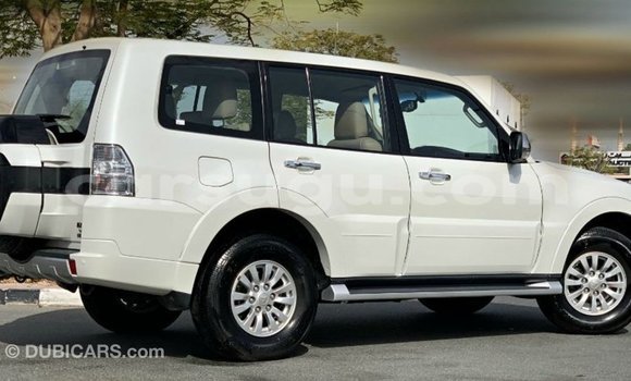 Acheter Import Voiture Mitsubishi Pajero Blanc à Import - Dubai, Burkina-Faso Acheter Import Voiture Mitsubishi Pajero Blanc à Import - Dubai, Burkina-Faso