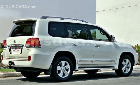 Acheter Import Voiture Toyota Land Cruiser Blanc à Import - Dubai, Burkina-Faso Acheter Import Voiture Toyota Land Cruiser Blanc à Import - Dubai, Burkina-Faso